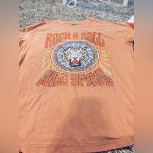 a southern boutique, new condition, hasn’t been worn, easy to style!